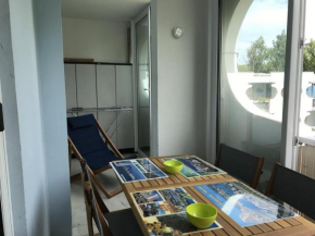 Appartement rénové 3 pièces, 6 couchages, proche plage et port, avec loggias et parking à La Grande-Motte - FR-1-790-24